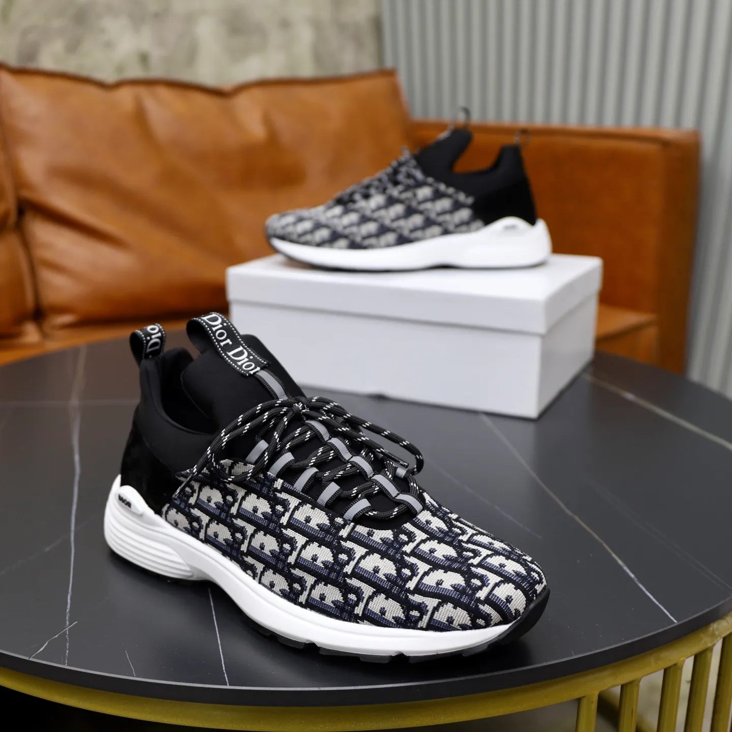 Ex-factory price: 440💰🙅‍♂️🙅‍♂️🙅‍♂️ Brand: Dior DIOR Standard code: 38-44 (45 customized) Grade: Same as the official website Material: Original material splicing Comfortable and breathable lining Lightweight and wear-resistant sports outsole Style category: Men's fashionable casual shoes Running sneakers Distinguished luxury brand elements Top luxury Color: actual picture color